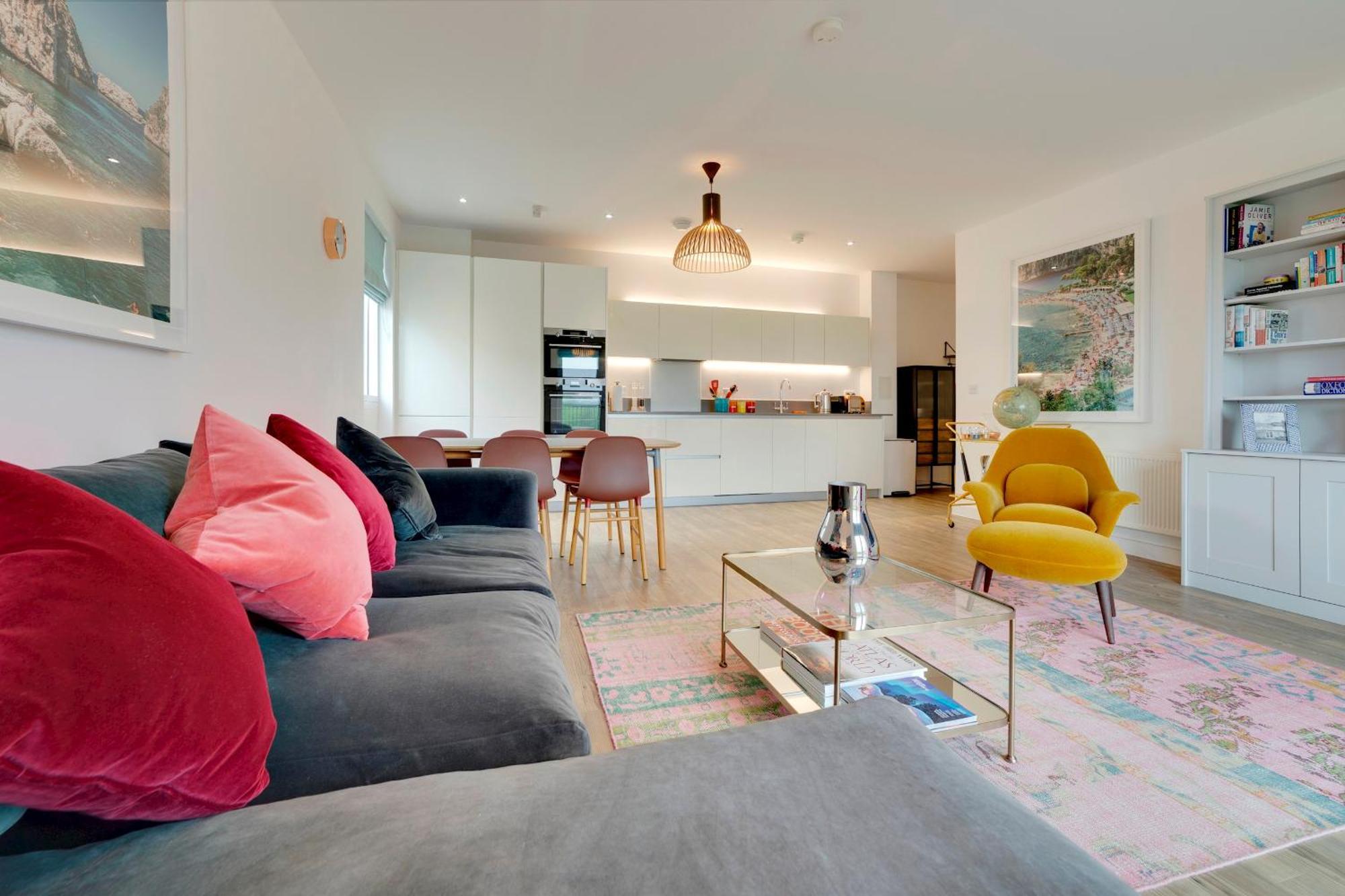 Pass The Keys Stunning And Spacious Modern Flat - Own Car Park CBG Екстериор снимка